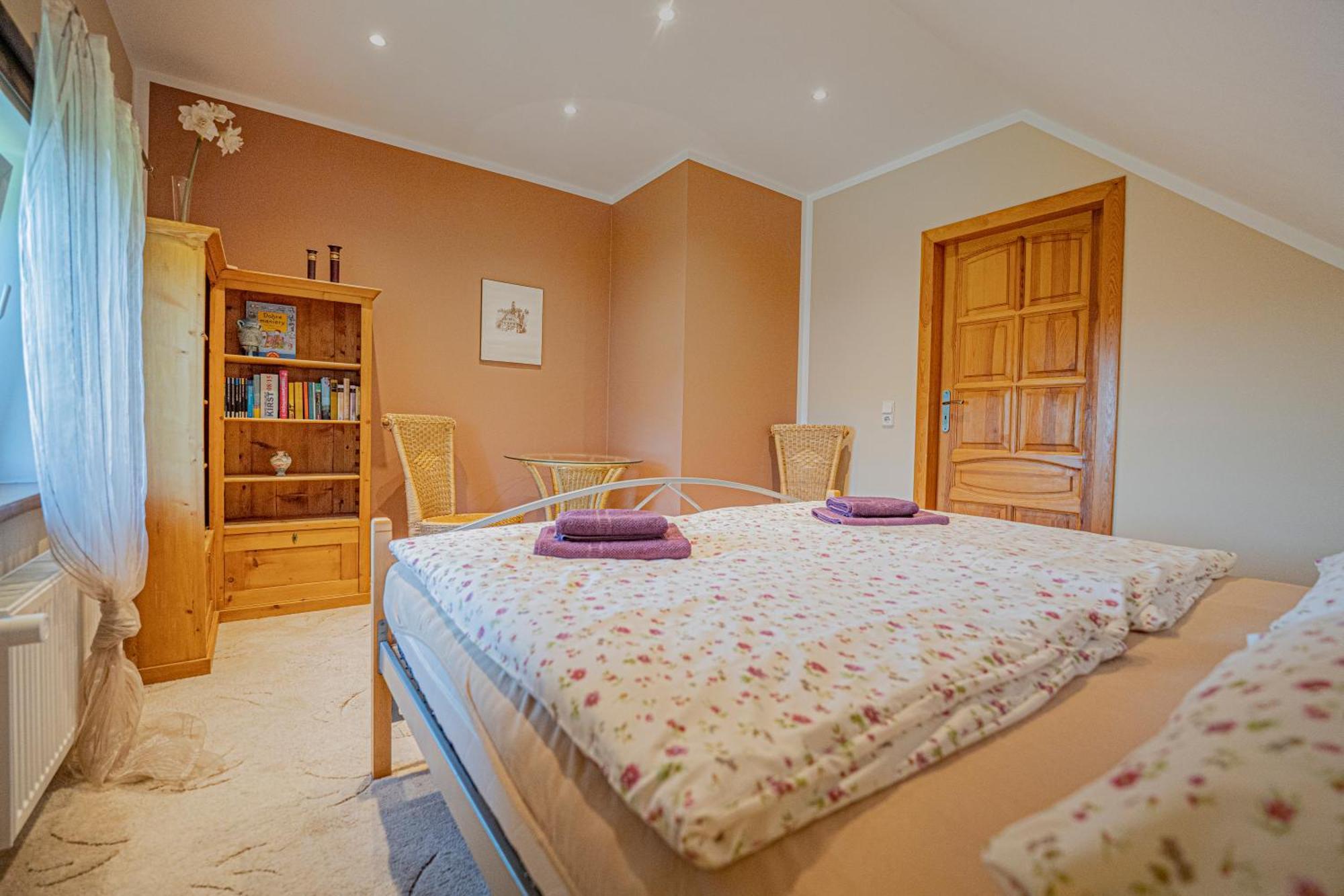 Dom Ogrodnika Apartment Jezow Sudecki Luaran gambar