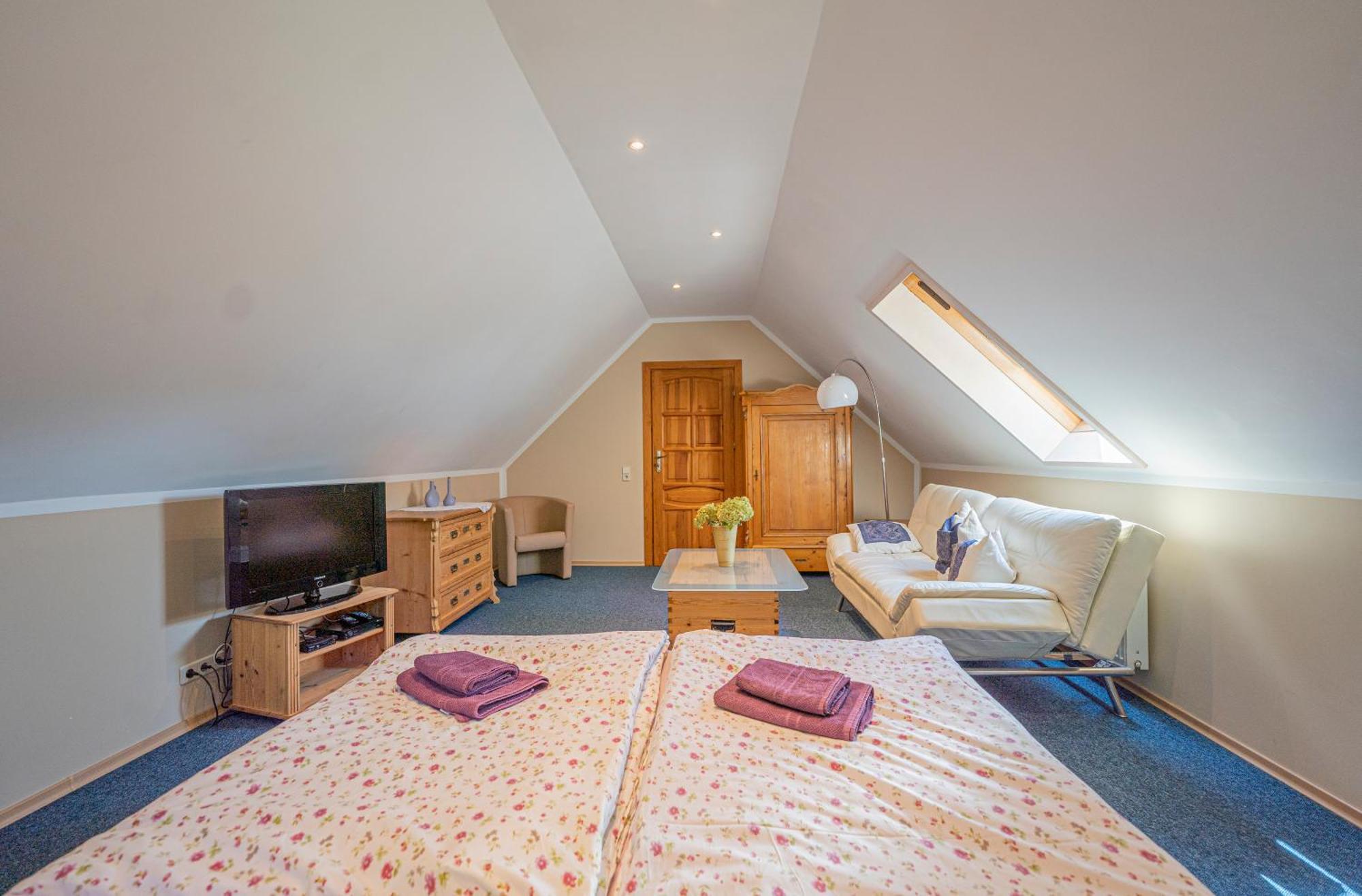 Dom Ogrodnika Apartment Jezow Sudecki Luaran gambar