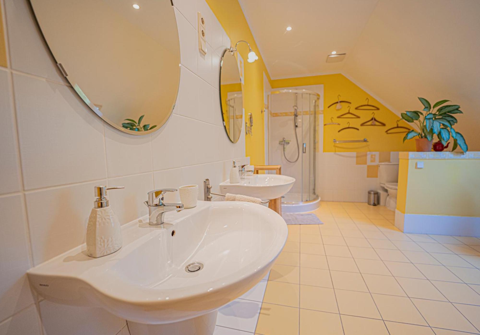 Dom Ogrodnika Apartment Jezow Sudecki Luaran gambar