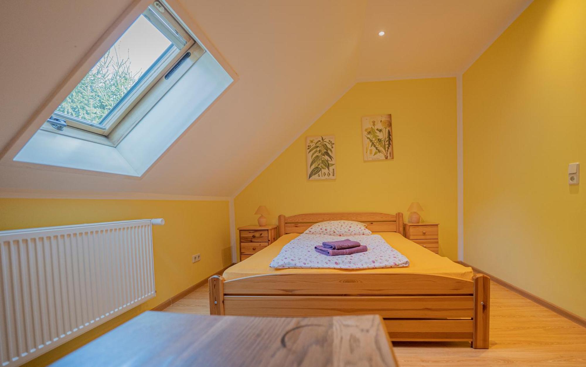 Dom Ogrodnika Apartment Jezow Sudecki Luaran gambar