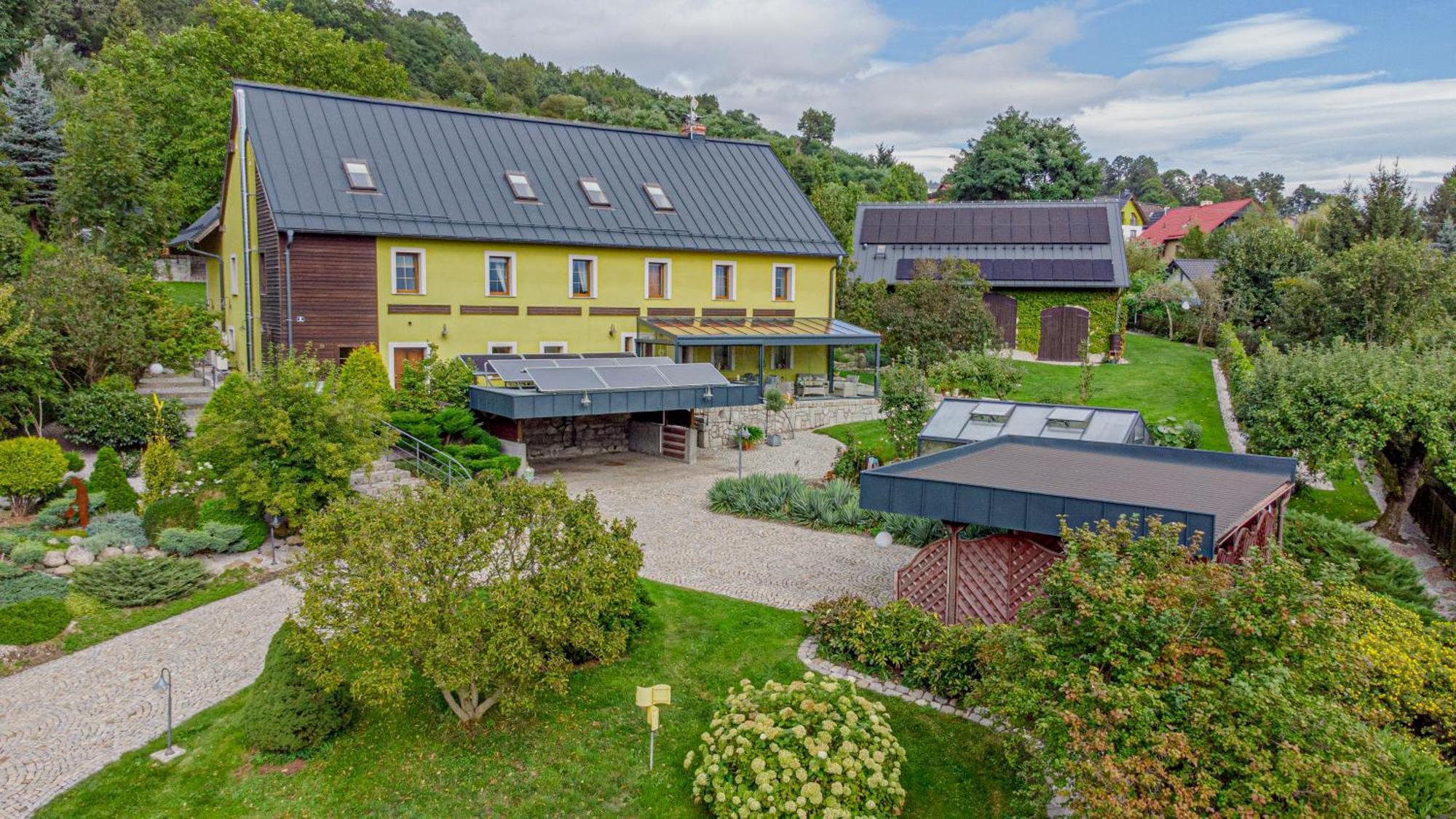 Dom Ogrodnika Apartment Jezow Sudecki Luaran gambar